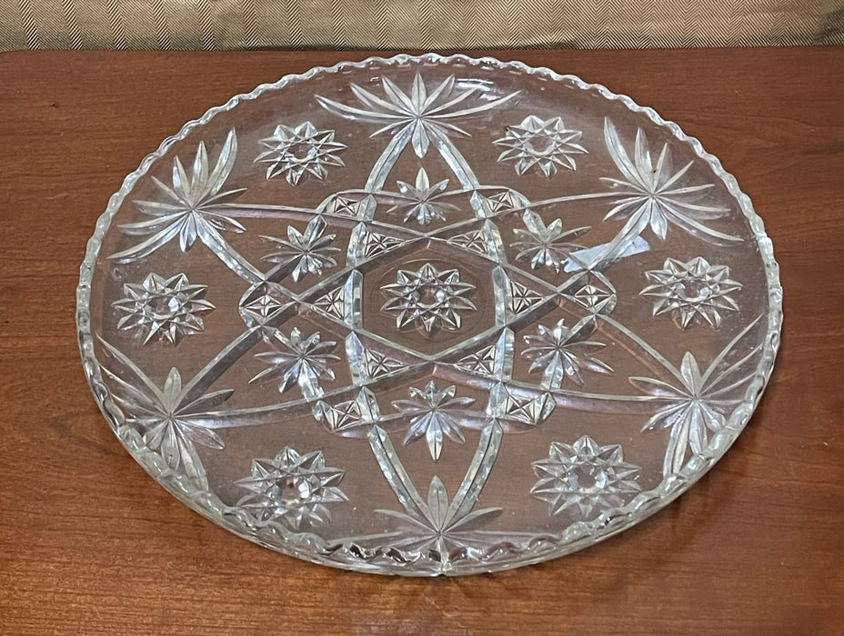 MEDIUM PRESSED GLASS TRAY