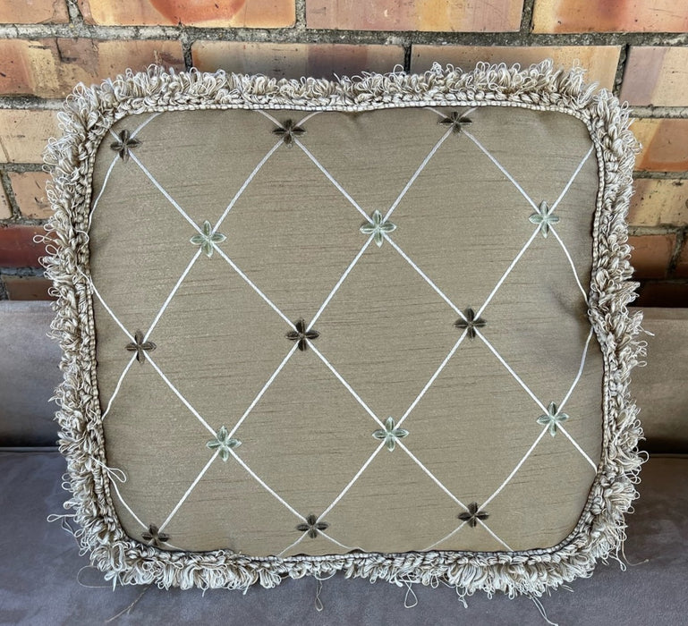 BROWN SQUARE PILLOW
