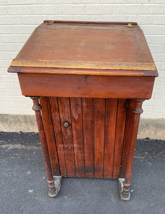 PINE PODIUM FROM SPAGHETTI WAREHOUSE