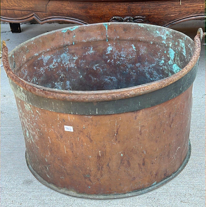 LARGE BRASS BANDED COPPER POT WITH IRON HANDLE
