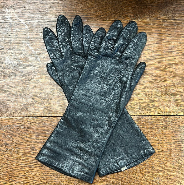 PAIR OF LEATHER GLOVES