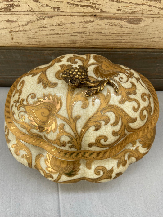 LIDDED PORCELAIN AND BRASS CENTER BOWL WITH GOLD FOLIATE DESIGN