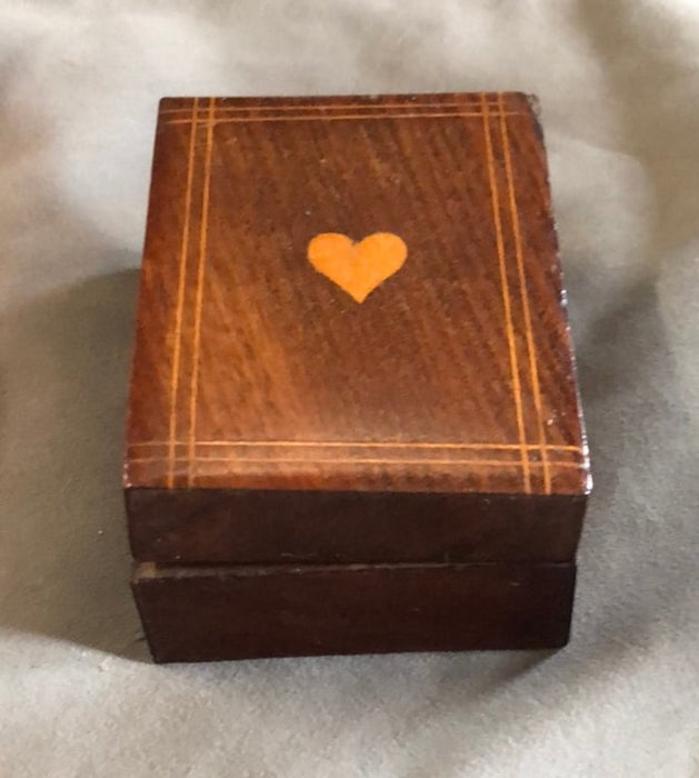 SMALL ROSEWOOD HEART BOX