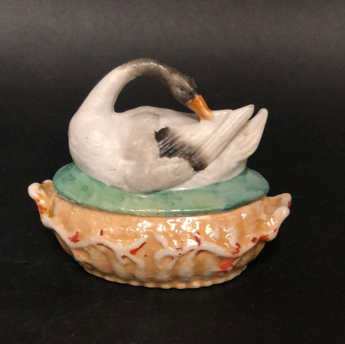 SWAN PORCELAIN BOX