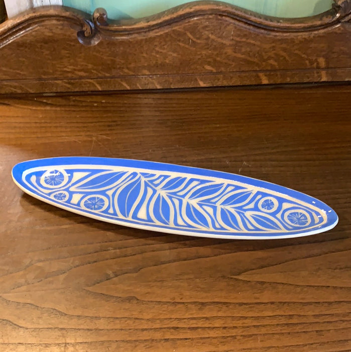 OVAL BLUE AND WHITE SHALLOW TRAY FROM MAUI