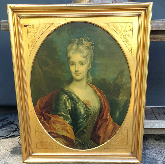 OVAL FRAMED PRINT OF LADY IN GOLD FRAME