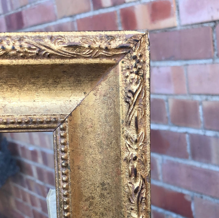SMALL GOLD FRAME
