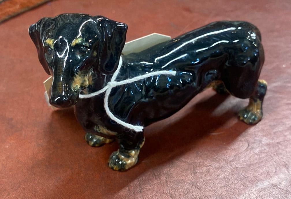 ROYAL DOULTON SMALL STANDING DACHSHAND
