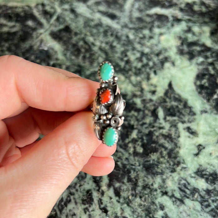 NAVAJO STERLING SILVER AND STONE RING