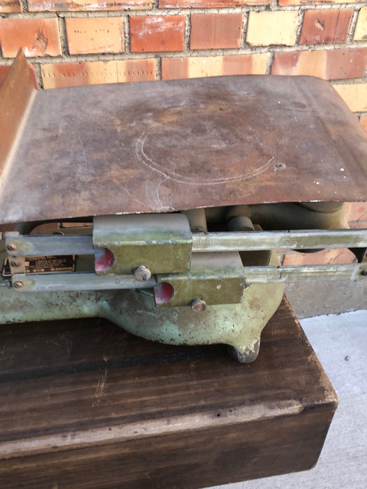 VINTAGE GREEN COMMERCIAL COUNTER SCALE