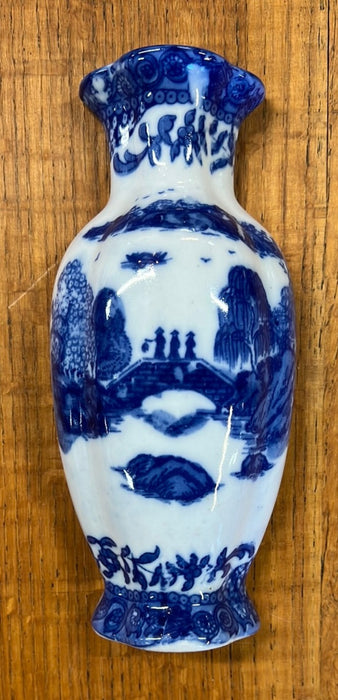 BLUE AND WHITE PORCELAIN WALL POCKET WITH BRIDGE SCENE