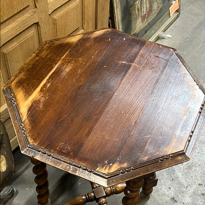 SMALL OCTAGON OAK BARLEY TWIST TABLE