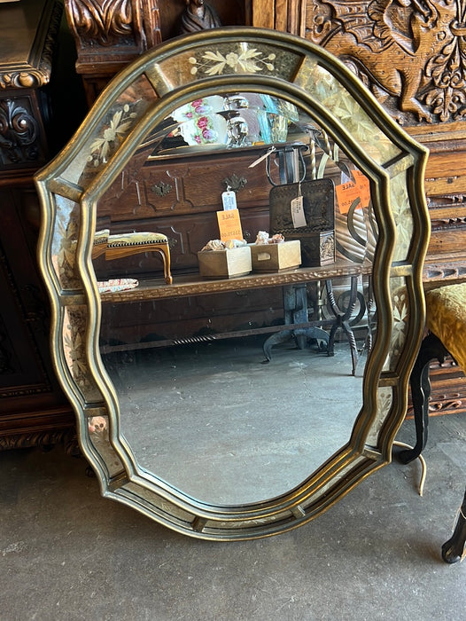 OVAL BEVELED MIRROR IN GOLDEN FRAMED WITH ETCHED RIM