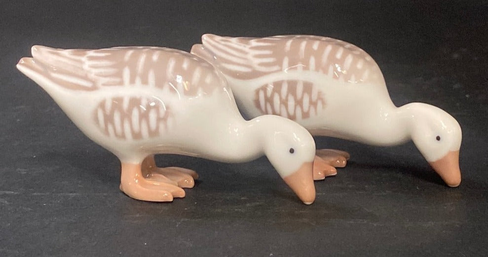 SMALL PAIR OF PORCELAIN COPENHAGEN GEESE