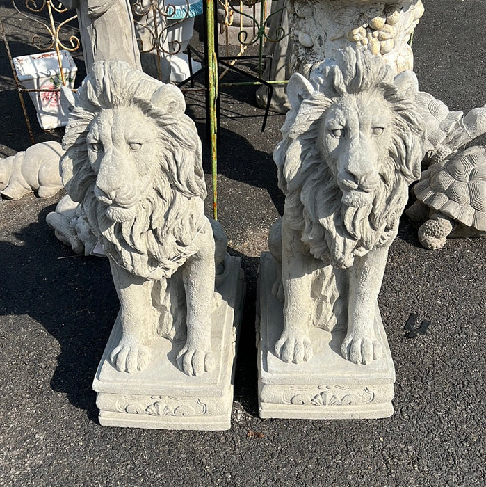 PAIR OF MEDIUM CONCRETE LIONS