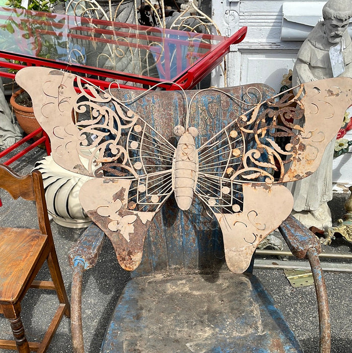 DECORATIVE METAL GARDEN BUTTERFLY