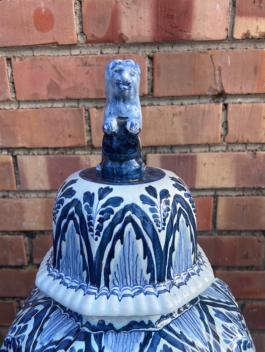 LARGE DELFT BLUE AND WHITE GINGER JAR