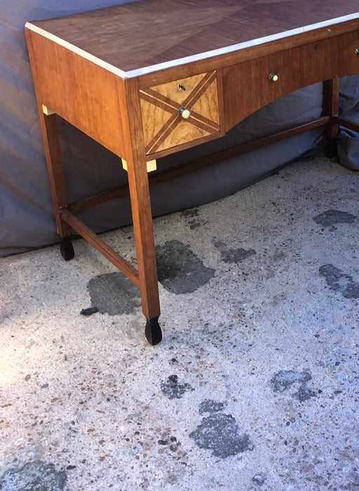 ENGLISH INLAID DESK WITH HANDMADE DOVE TAILS