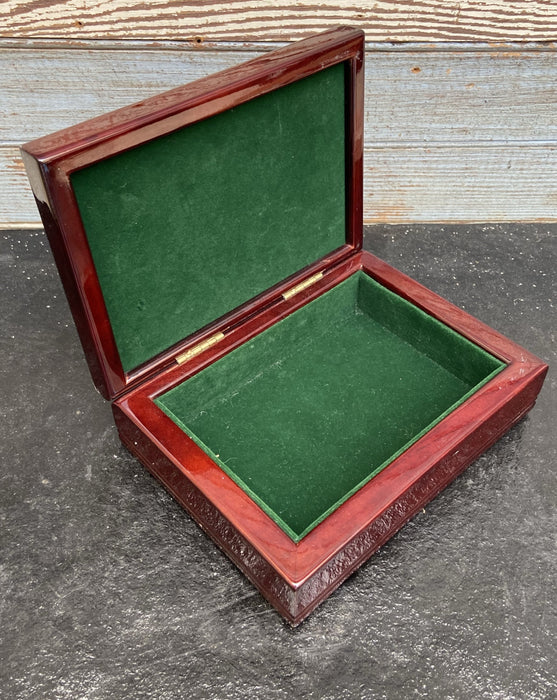 SCENIC TILE AND WOOD JEWELRY BOX