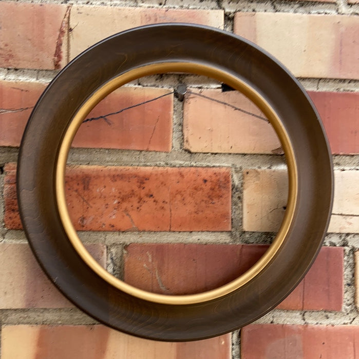 ROUND WOOD PLATE FRAME