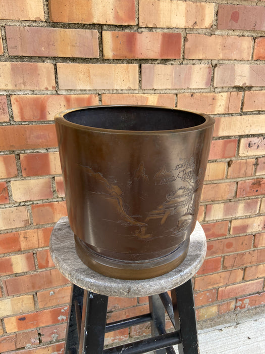 ROUND BRONZE FOOTED METAL PLANTER