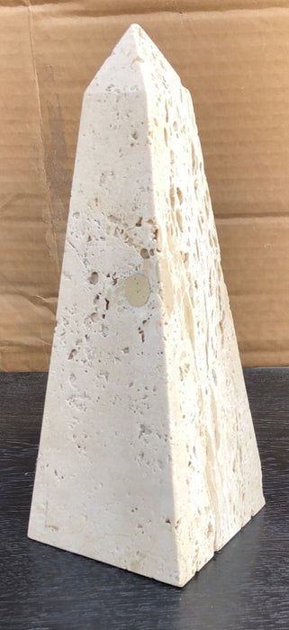 SMALL CREME DE FIL MARBLE OBELISK