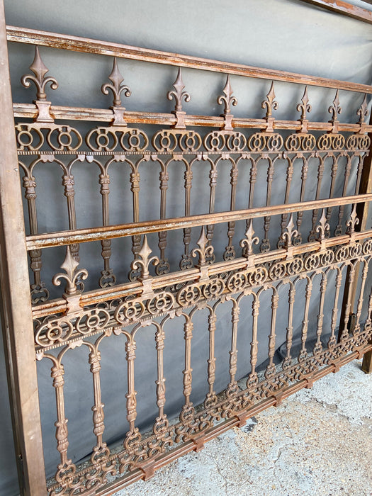 KING SIZE IRON POSTER BED WITH SCROLL WORK DETAIL