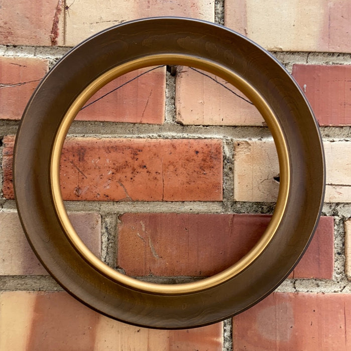 ROUND WOOD PLATE FRAME