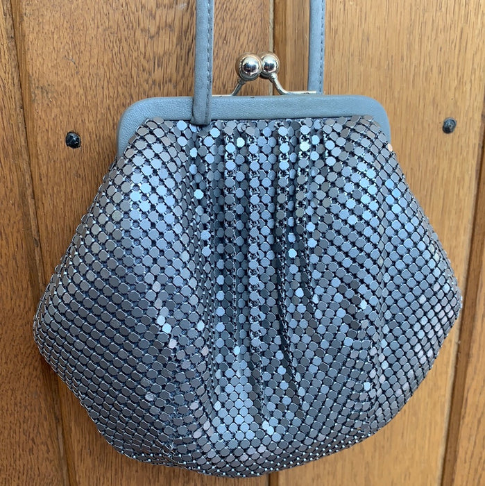 PEWTER COLOR CHAINMAIL PURSE WITH LONG STRAP