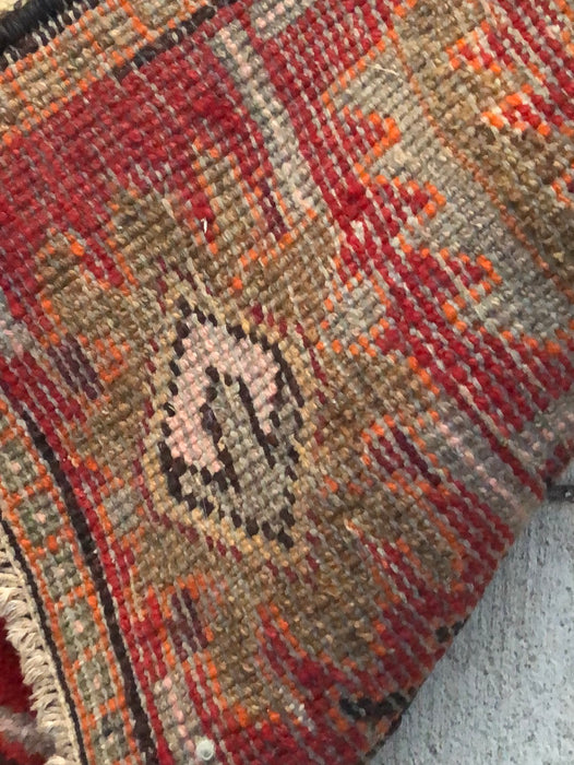 PERSIAN HAND TIED RUG WTH WOMEN