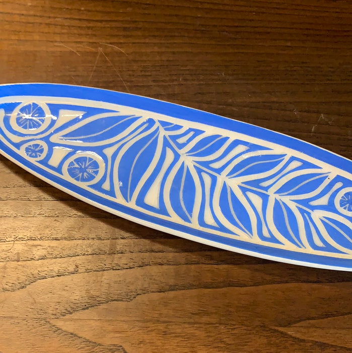 OVAL BLUE AND WHITE SHALLOW TRAY FROM MAUI
