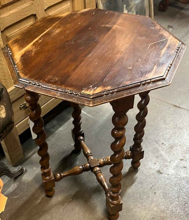 SMALL OCTAGON OAK BARLEY TWIST TABLE