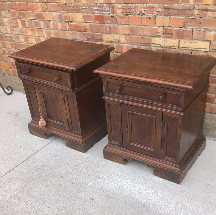 PAIR OF RUSTIC ITALIAN NIGHT STANDS