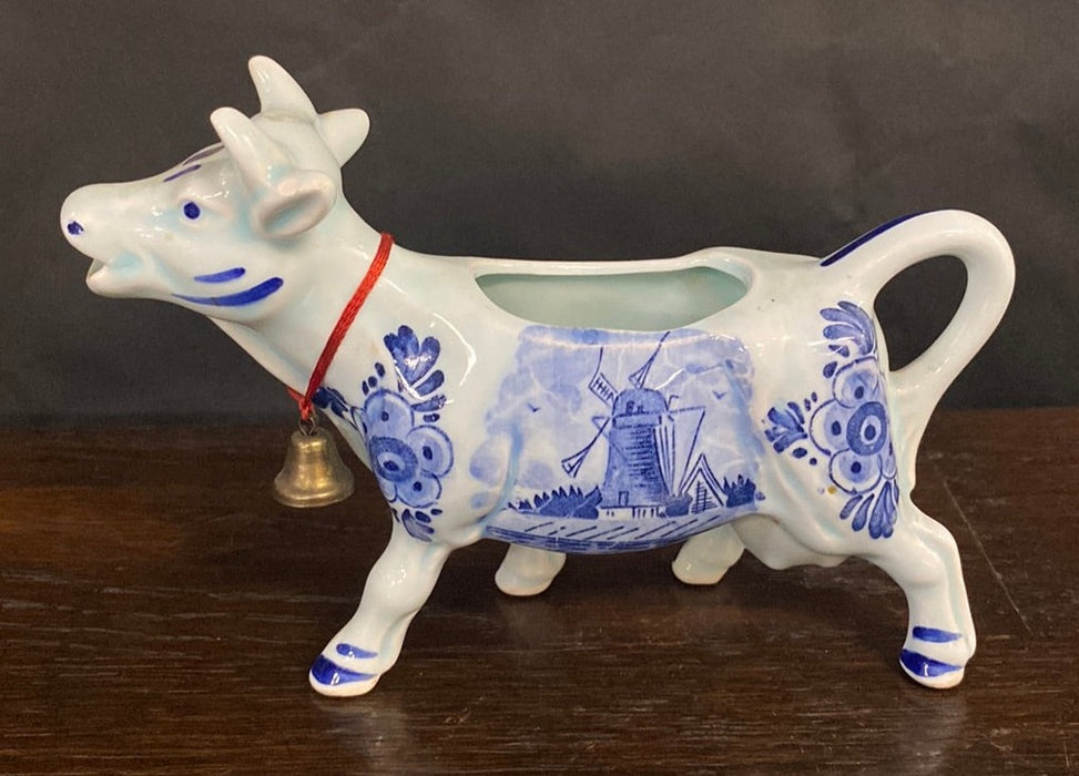 DELFT COW WITH BELL FIGURINE