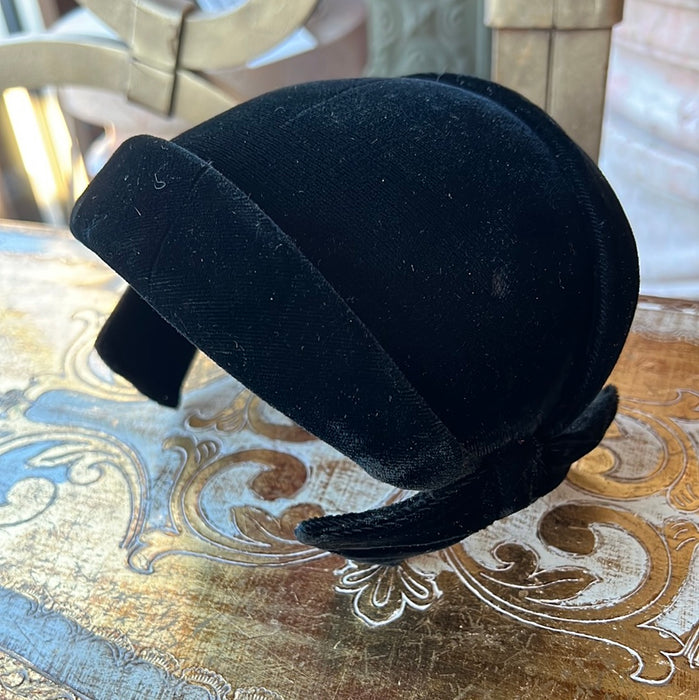 BLACK VELVET HALF HAT WITH BOWS