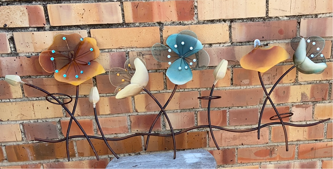 WIRE ENAMELED FLORAL WALL CANDLE HOLDER