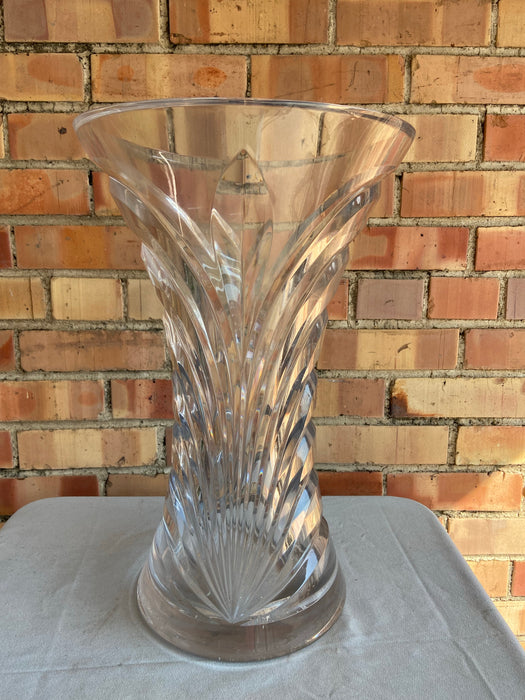 LARGE FLARED CUT CRYSTAL GLASS VASE