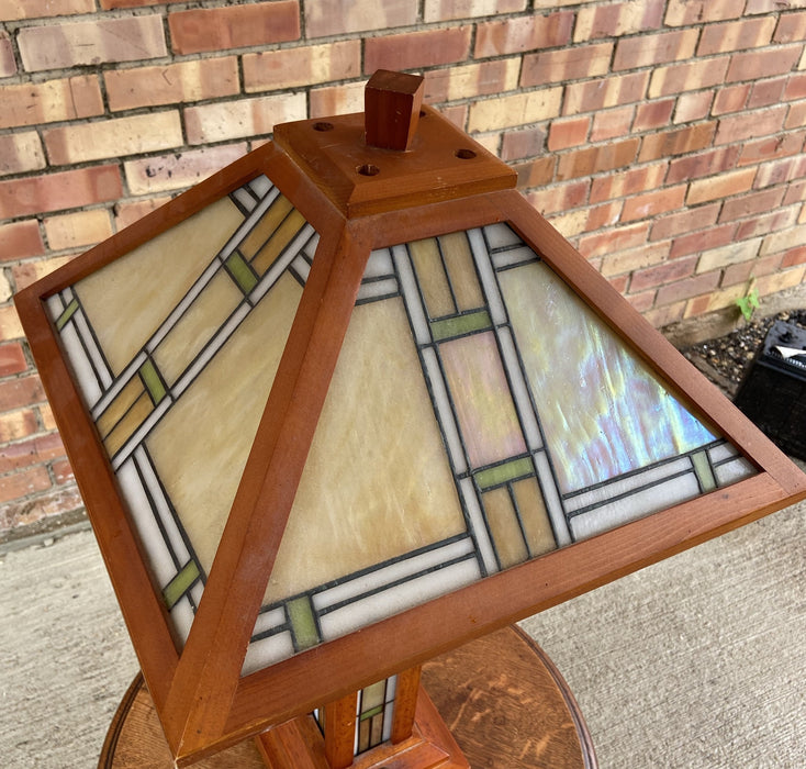 ARTS AND CRAFTS STYLE LAMP SHADE