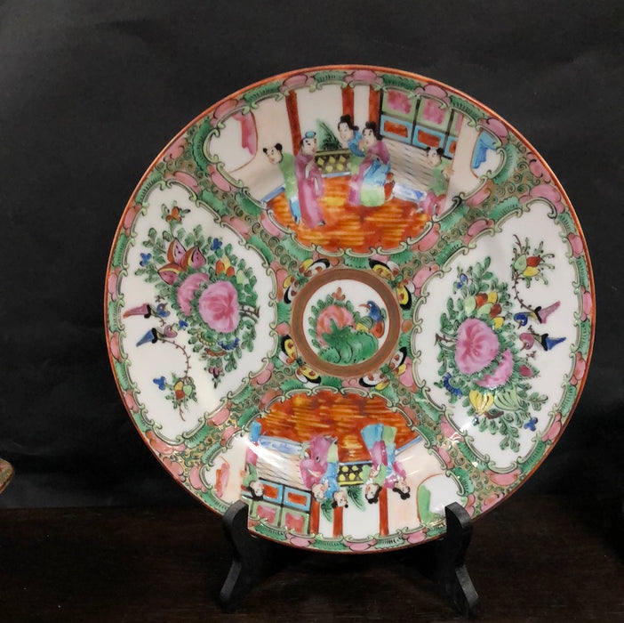 SET OF TWELVE ROSE FAMILLE DINNER PLATES