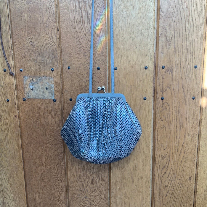 PEWTER COLOR CHAINMAIL PURSE WITH LONG STRAP