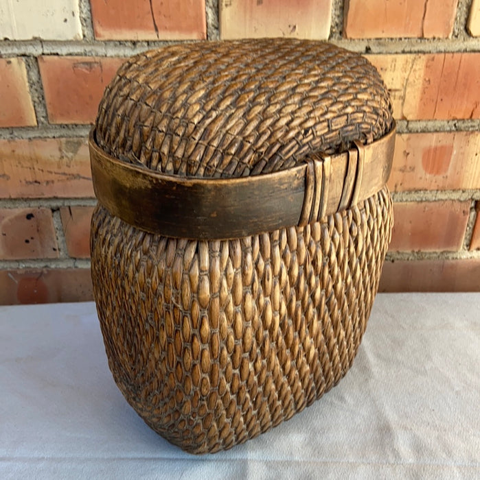 SMALL HEAVY RECTANGULAR WOVEN CHINESE LIDDED BASKET