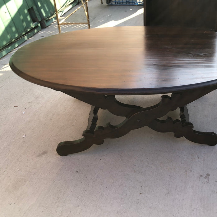 LARGE OVAL COFFEE TABLE WITH X FORM BASE