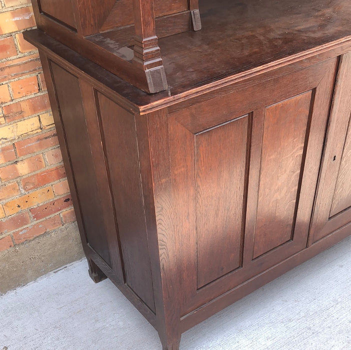 ARTS AND CRAFT OAK BUTLERS CABINET