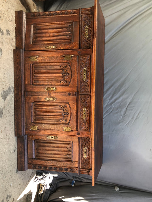 GOTHIC OAK ALTAR WITH LINENFOLD
