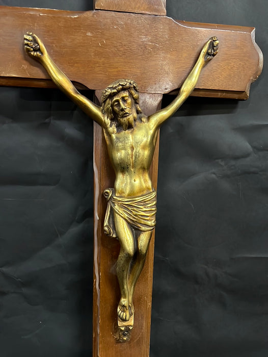 SMALLER WOOD WALL CRUCIFIX WITH BRASS CORPUS