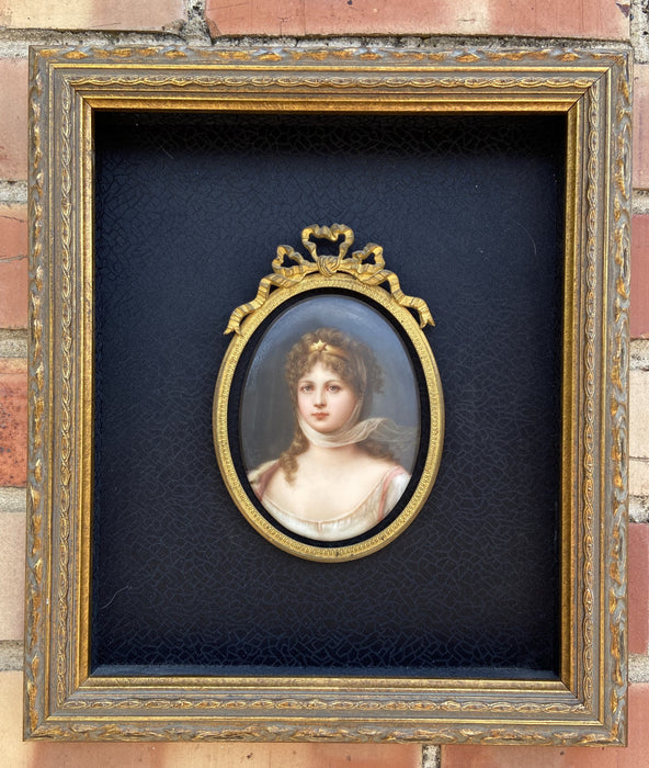 SMALL OVAL PORCELAIN PAINTED LADY JOSEPHINE IN GOLD FRAME WITH BLACK BACKGROUND