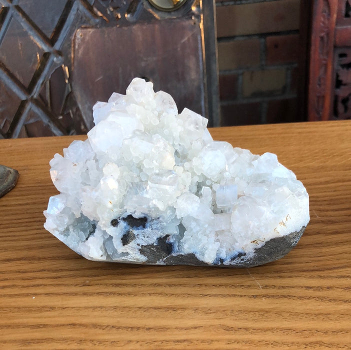 MEDIUM QUARTZ GEODE