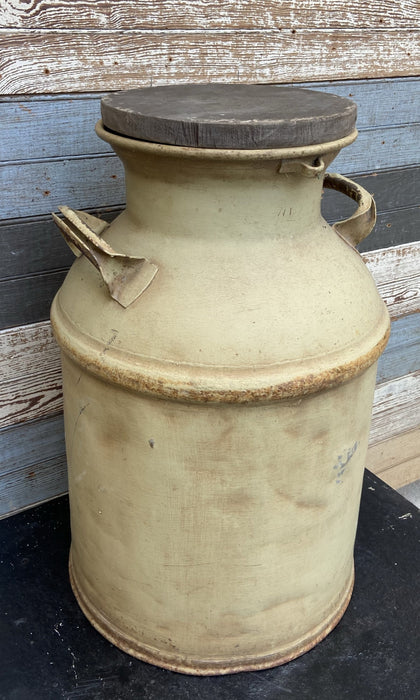 METAL AMERICAN LARGE MILK CAN WITH TOP