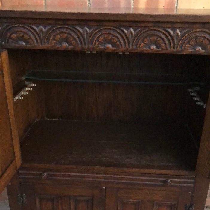 SPANISH BAROUE OAK BAR CABINET