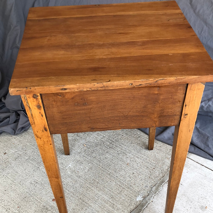 EARLY 1800'S CHERRY SIDE TABLE WITH CHESTNUT AND OAK SECONDARY WOOD